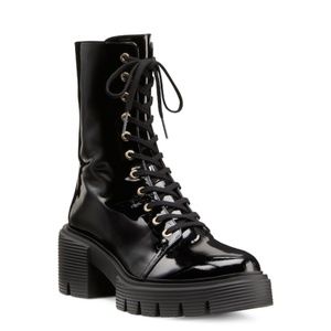 Stuart Weitzman (SOHO BOOTIES) patent leather NiB